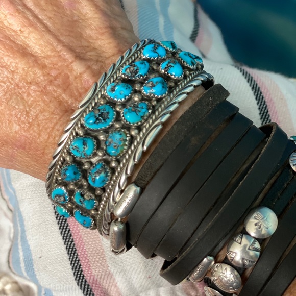 Jewelry - Vintage Native American SS/turquoise cuff